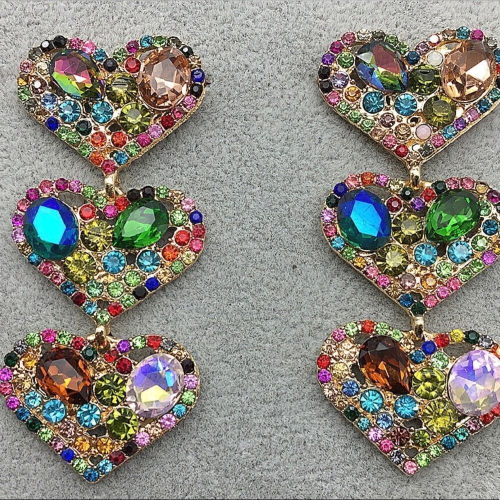 💗 Betsey Johnson triple heart sparkling dangle earrings 💗